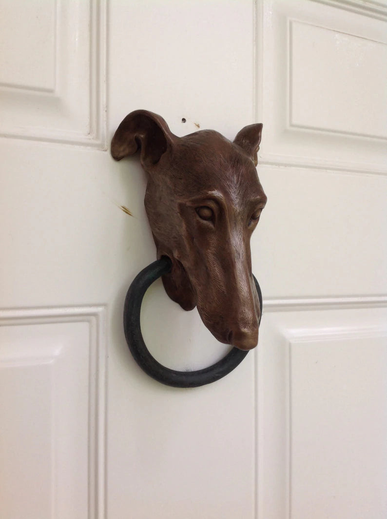 Sighthound Doorknocke